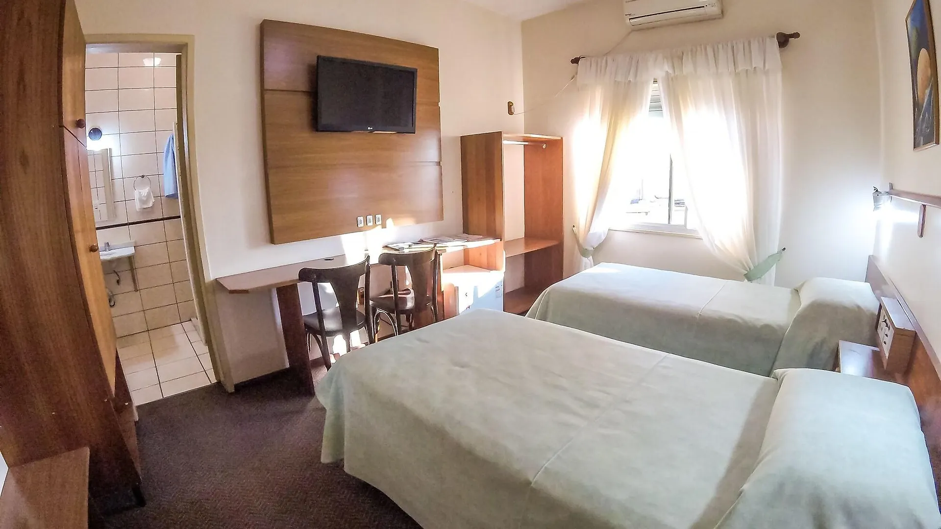 ***  Milao Hotel Porto Alegre Brésil
